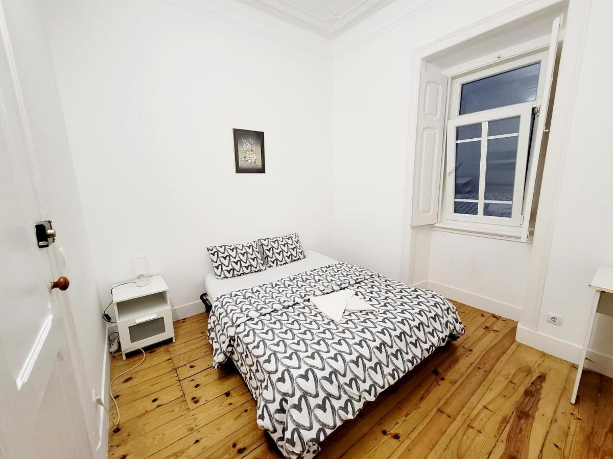 Lisbon Gambori Hostel Bagian luar foto