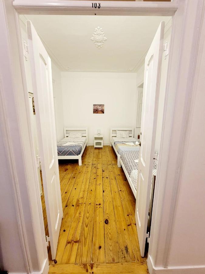 Lisbon Gambori Hostel Bagian luar foto
