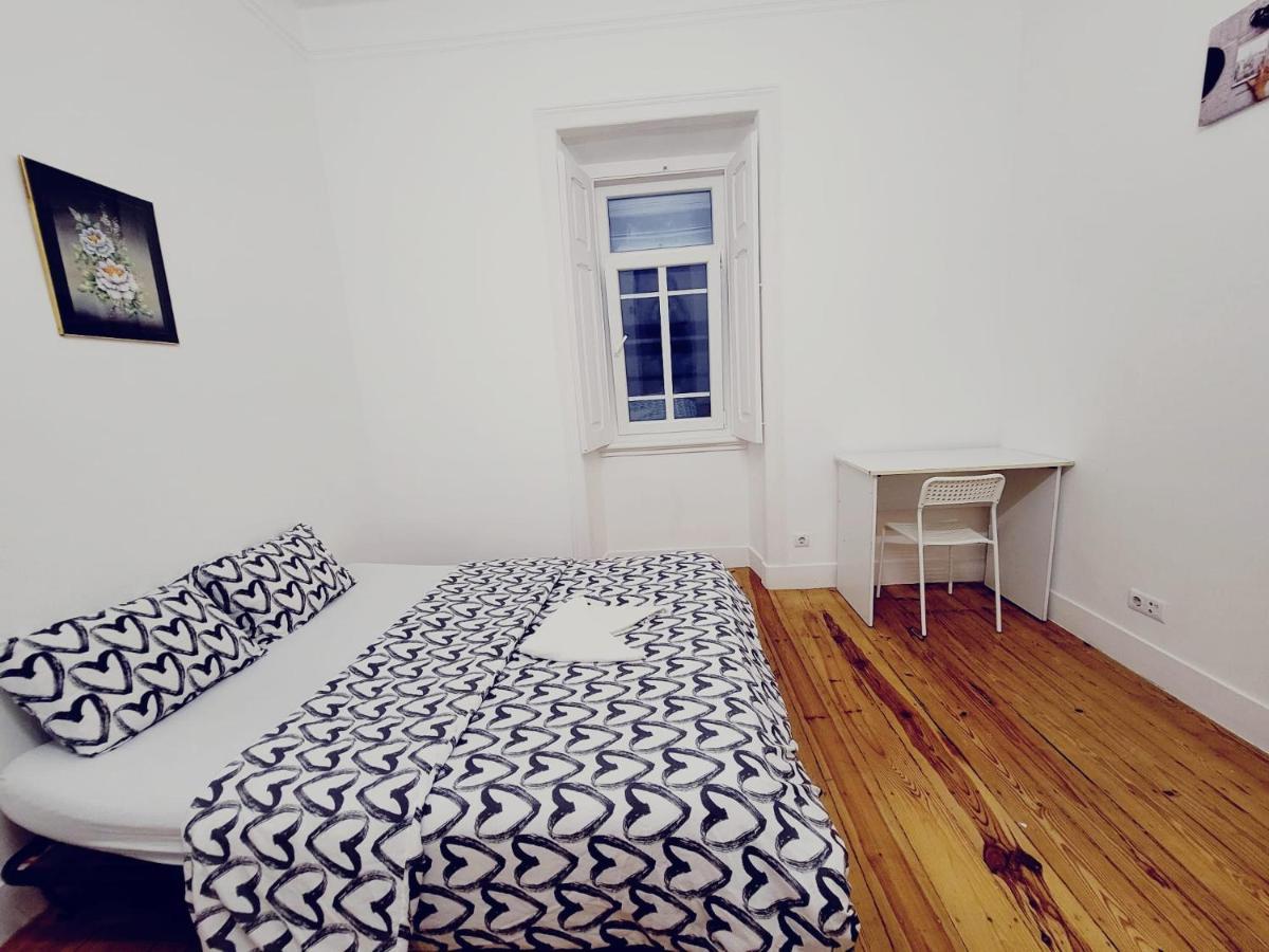 Lisbon Gambori Hostel Bagian luar foto