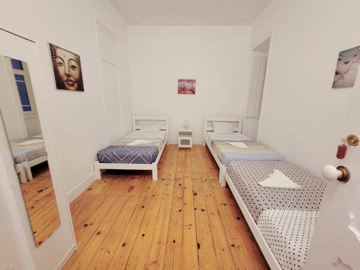 Lisbon Gambori Hostel Bagian luar foto