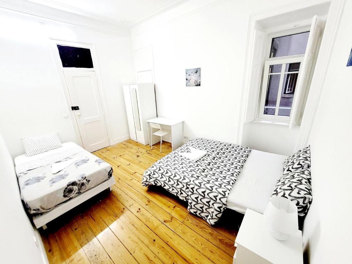 Lisbon Gambori Hostel Bagian luar foto
